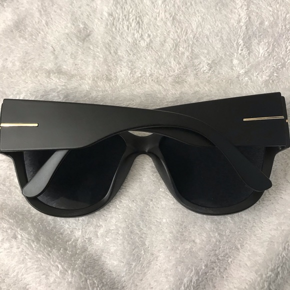 Ladies Sunglasses - Picture 2 of 2